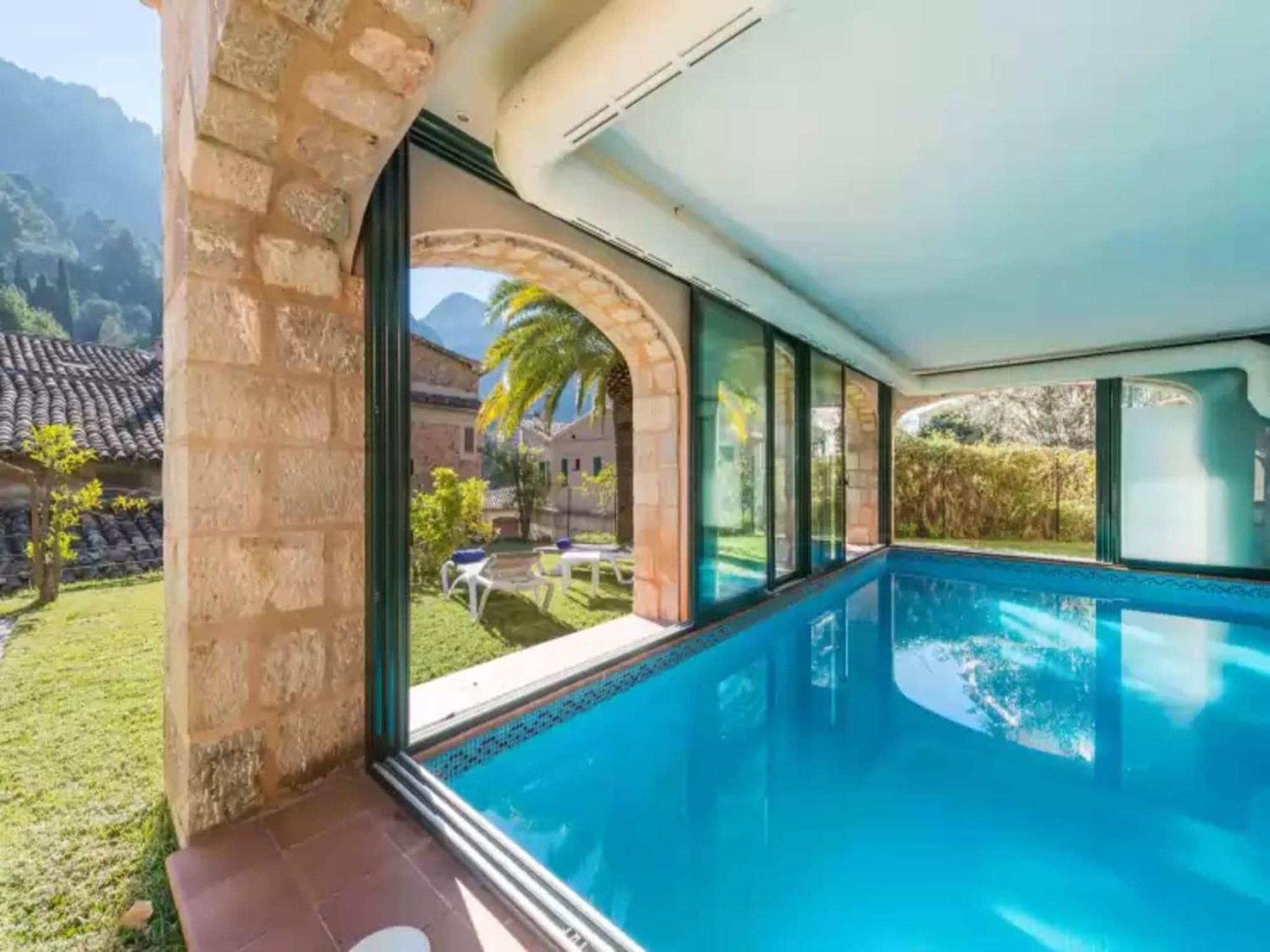 Villa With Private Pool In 포르날루츠 외부 사진